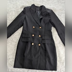 Source Unknown Elegant Black Dress with Gold Accents